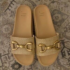 A new Day platform Sandal